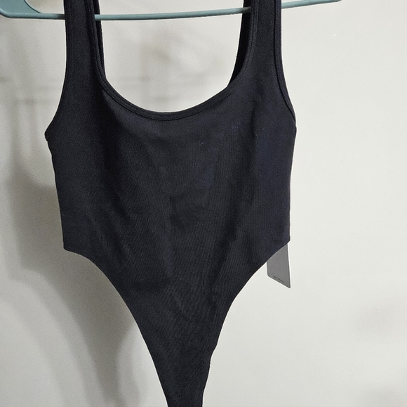 ALO Yoga Airbrush Hot Shot Bodysuit - Picture 3 of 6